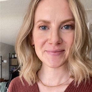 Meet your Posher, Becca